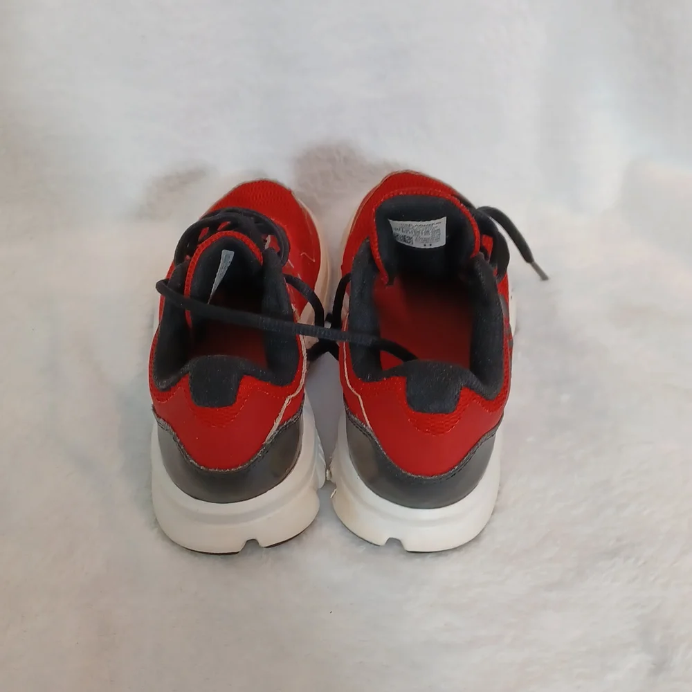 Under Armour Red Tennis Shoe Size 1Y Youth - Picture 5 of 7